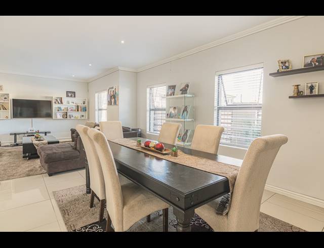 4 BEDROOM FREEHOLD FOR SALE IN PARKLANDS NORTH